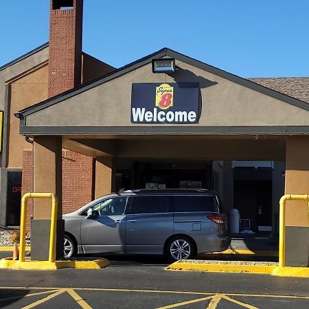Super 8 By Wyndham Kansas City Airport North Luaran gambar