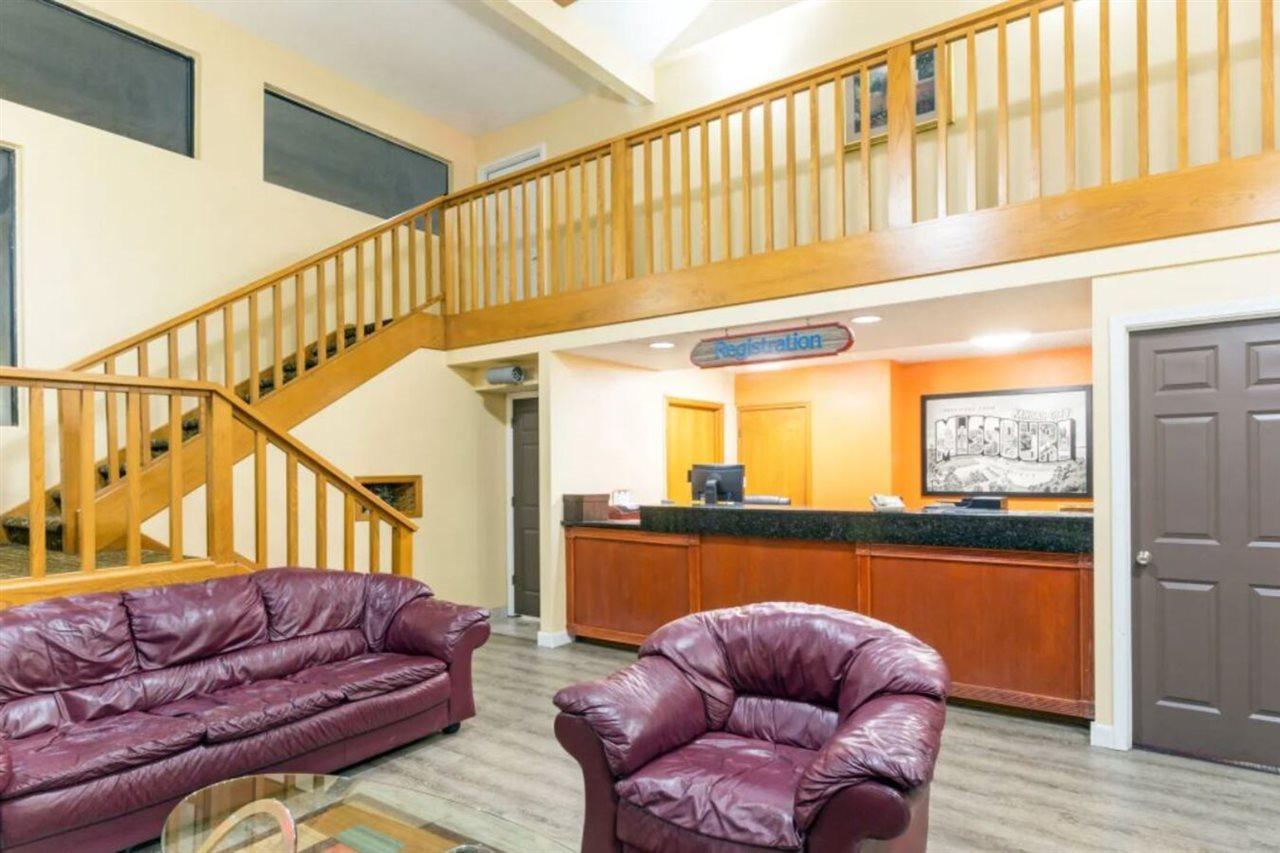 Super 8 By Wyndham Kansas City Airport North Luaran gambar