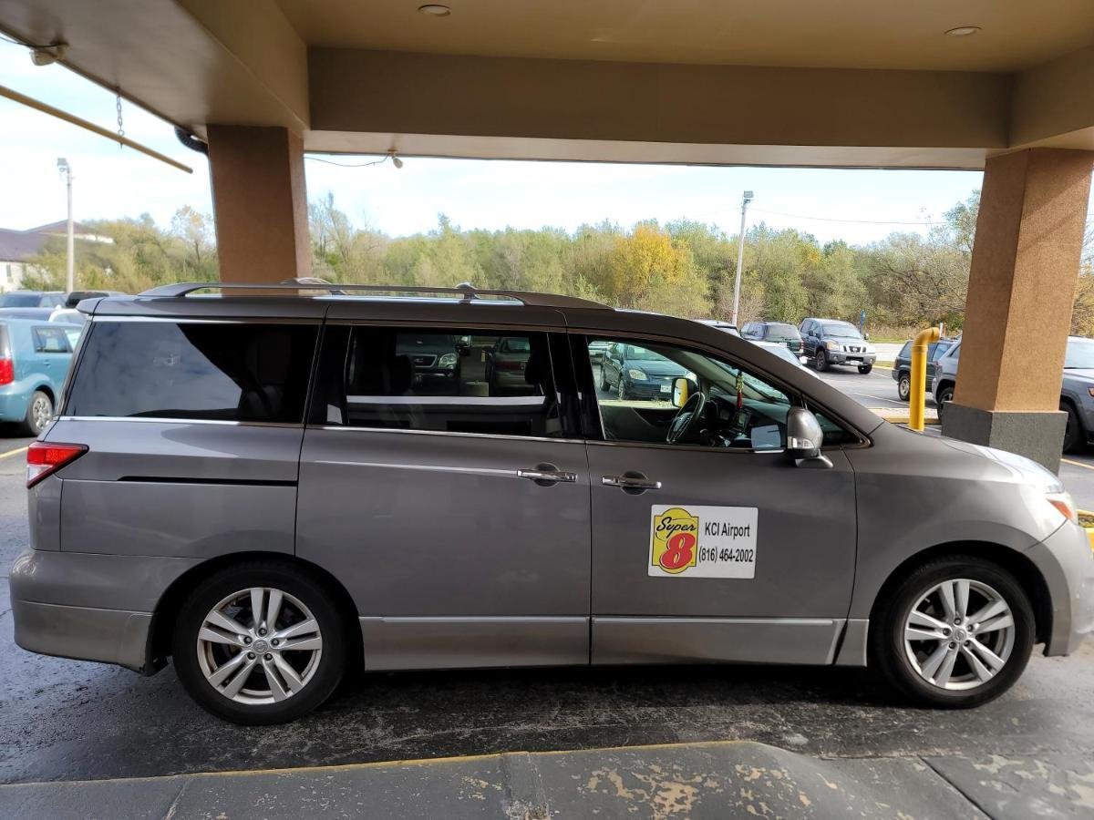 Super 8 By Wyndham Kansas City Airport North Luaran gambar