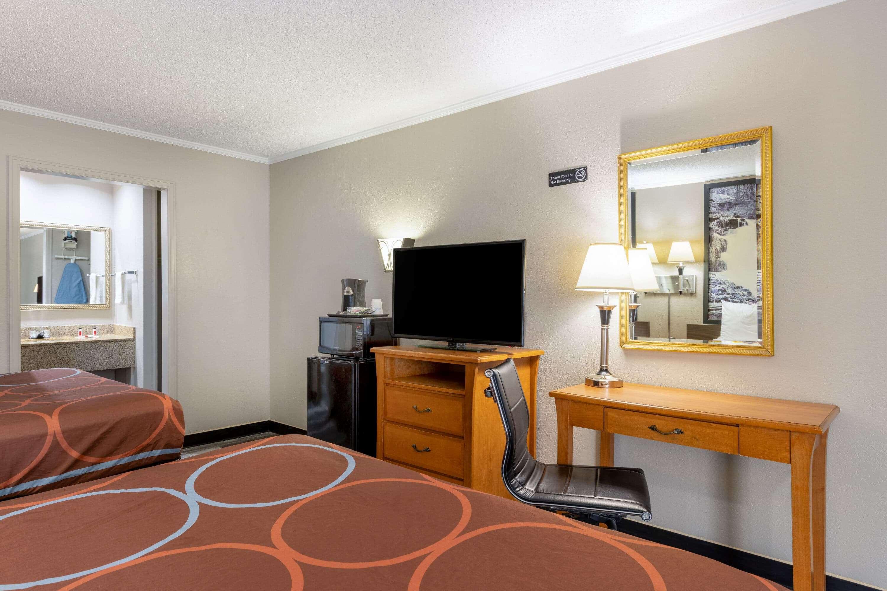 Super 8 By Wyndham Kansas City Airport North Luaran gambar