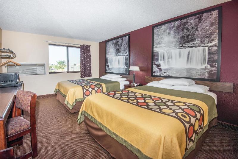 Super 8 By Wyndham Kansas City Airport North Luaran gambar