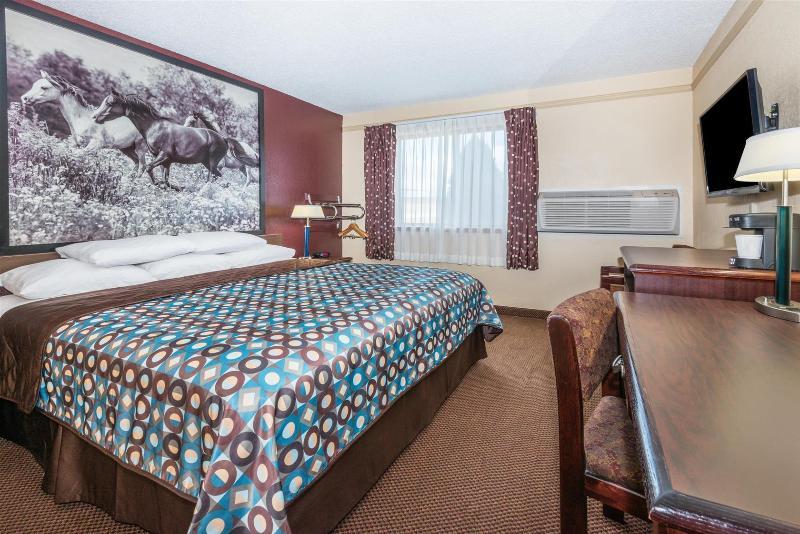 Super 8 By Wyndham Kansas City Airport North Luaran gambar