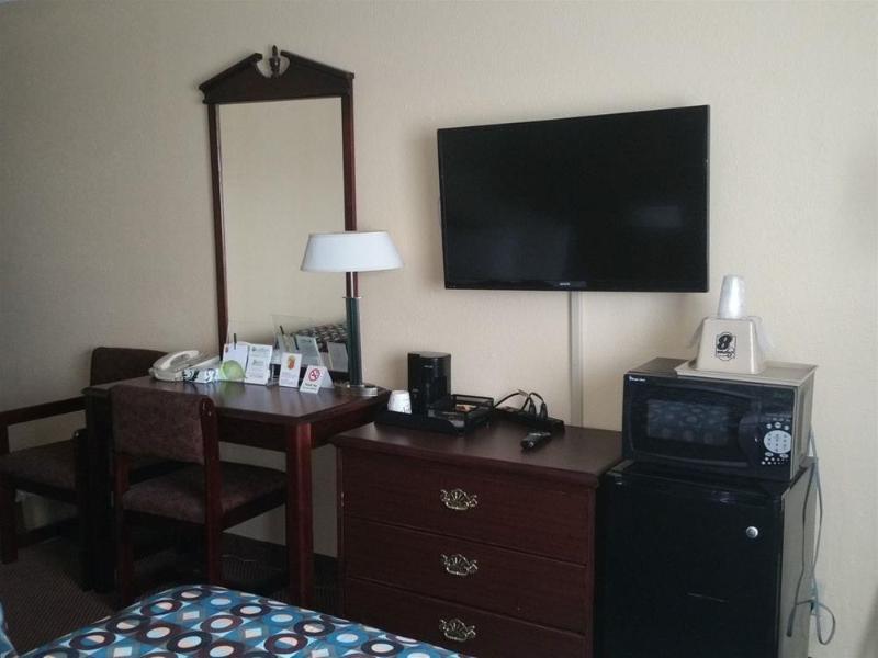 Super 8 By Wyndham Kansas City Airport North Luaran gambar