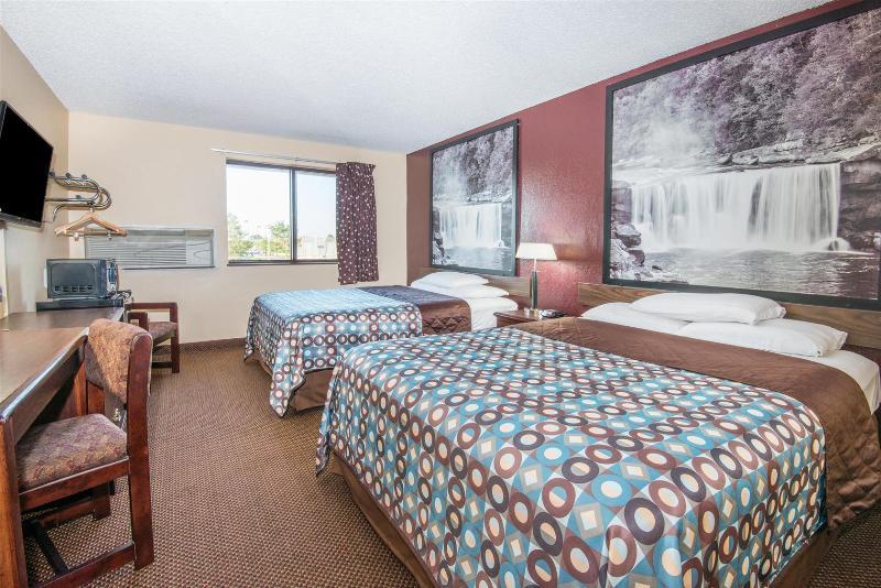 Super 8 By Wyndham Kansas City Airport North Luaran gambar